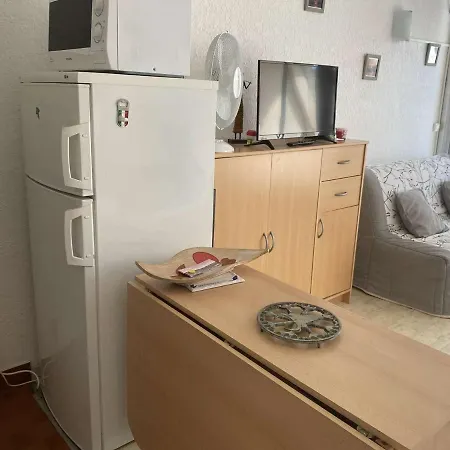 4 Pers Avec Piscine Et Terrasse, Port Camargue - Fr-1-250-167 Apartment