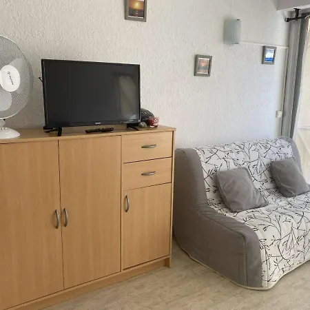 4 Pers Avec Piscine Et Terrasse, Port Camargue - Fr-1-250-167 Apartment *