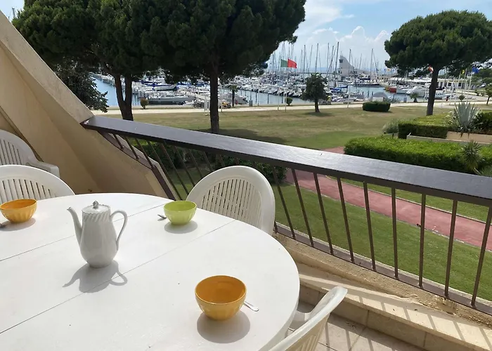 4 Pers Avec Piscine Et Terrasse, Port Camargue - Fr-1-250-167